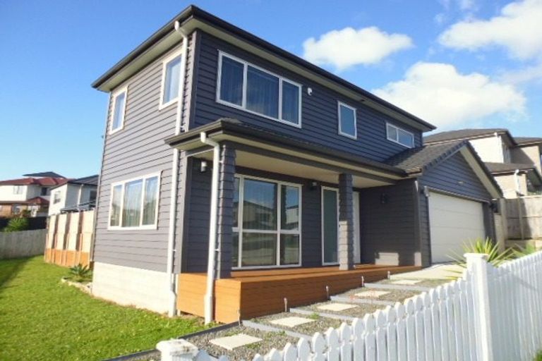 Photo of property in 13 Kereru Rise, Papakura, 2110