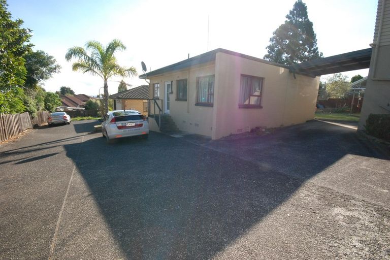 Photo of property in 1/16 Roberts Road, Glenfield, Auckland, 0629