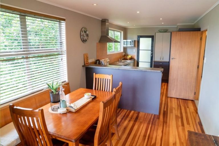 Photo of property in 5 Quinn Grove, Ranui, Porirua, 5024
