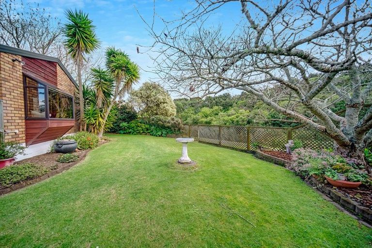 Photo of property in 2/47 Headcorn Place, Botany Downs, Auckland, 2010