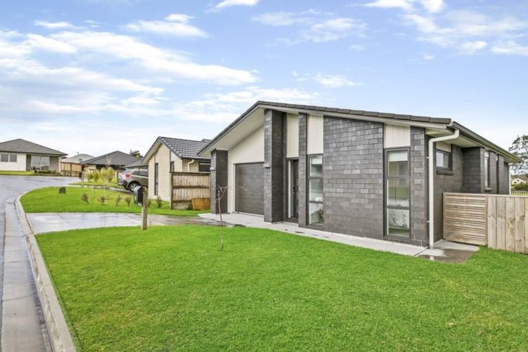 Photo of property in 24 Richardson Road, Omokoroa, 3114