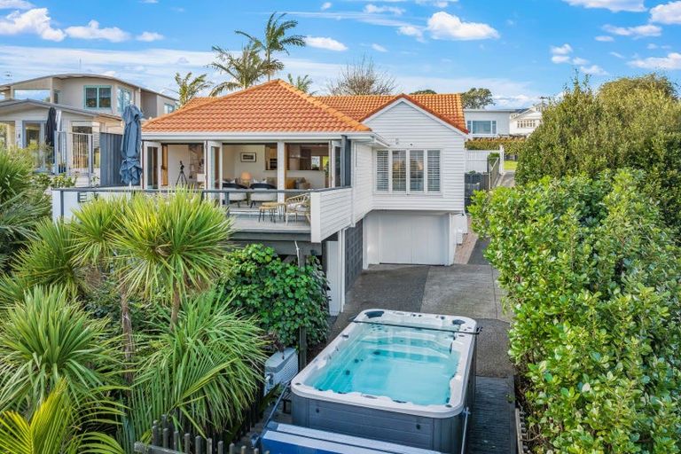 Photo of property in 18 Tizard Road, Birkenhead, Auckland, 0626