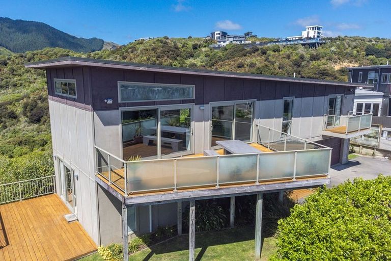 Photo of property in 6 Ocean Vista Lane, Paraparaumu, 5032