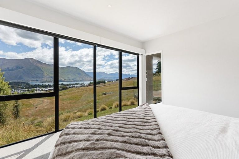 Photo of property in 13 Akitu Rise, Wanaka, 9305