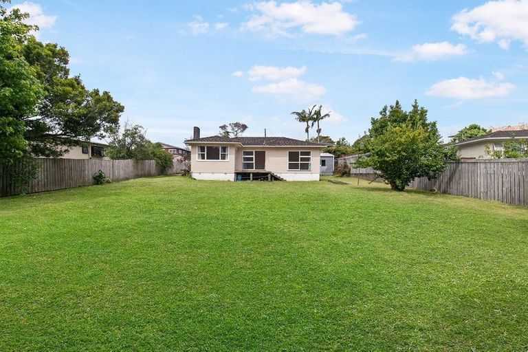 Photo of property in 100 Te Atatu Road, Te Atatu South, Auckland, 0610