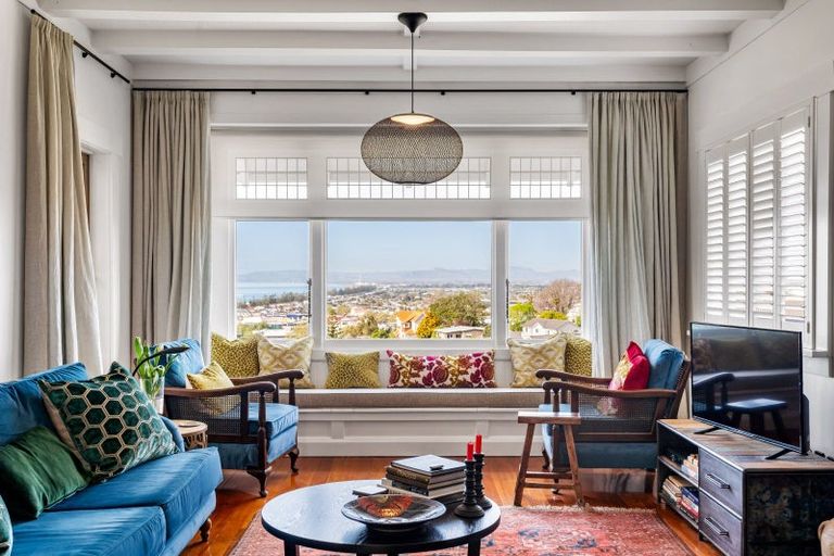 Photo of property in 14 Corry Avenue, Bluff Hill, Napier, 4110