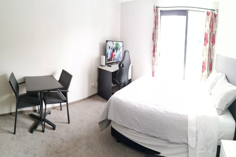 Photo of property in Dual Apartments, 108/142 Vivian Street, Te Aro, Wellington, 6011