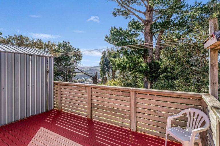 Photo of property in 19 Hollydale Grove, Churton Park, Wellington, 6037