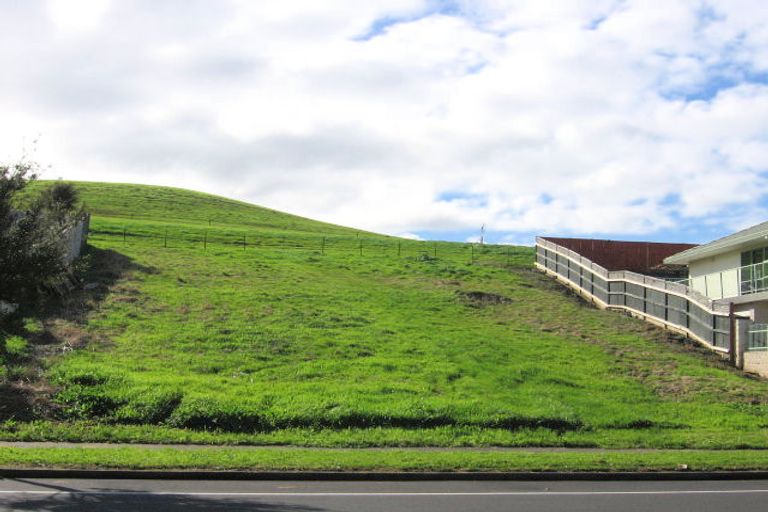 Photo of property in 70 Goodwood Drive, Goodwood Heights, Auckland, 2105