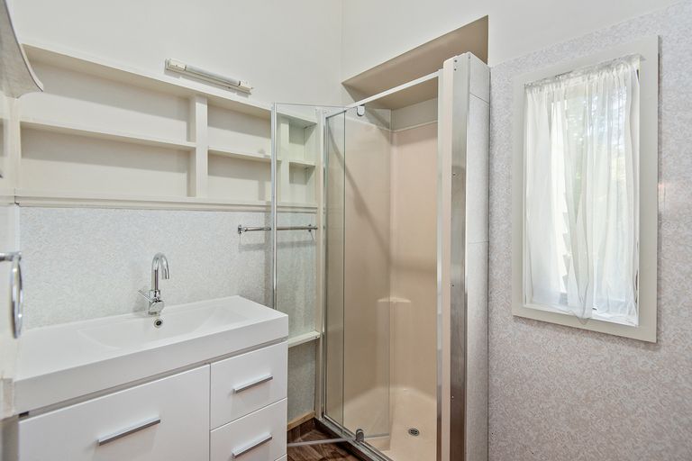 Photo of property in 181 Fifield Terrace, Opawa, Christchurch, 8023