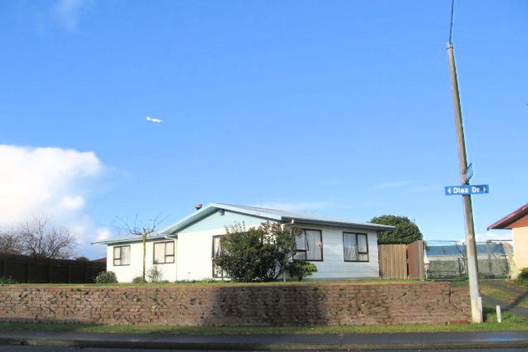 Photo of property in 13 Diaz Drive, Flaxmere, Hastings, 4120