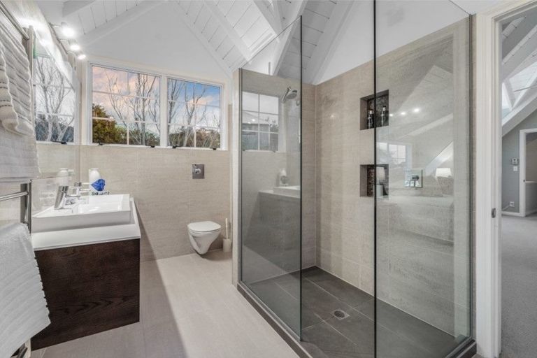 Photo of property in 7 Dene Court Lane, Greenhithe, Auckland, 0632