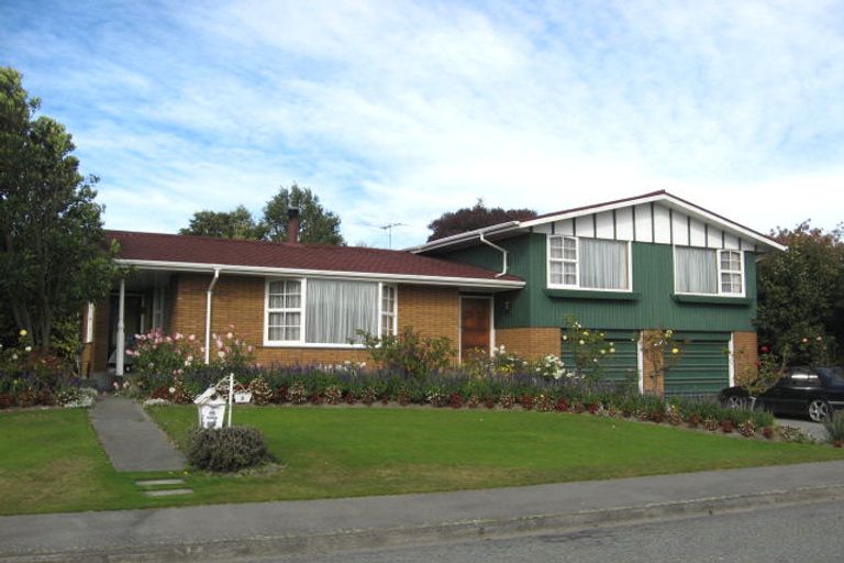 Photo of property in 3 Beaumaris Place, Sockburn, Christchurch, 8042