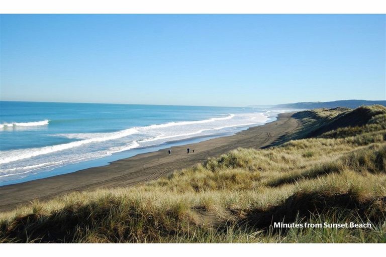 Photo of property in 156 Maunsell Road, Port Waikato, Tuakau, 2695
