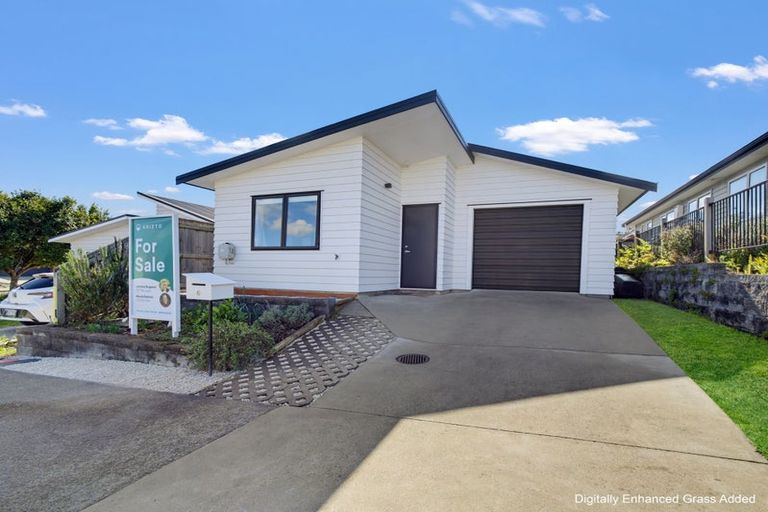 Photo of property in 6 Reserva Crescent, Kumeu, 0810