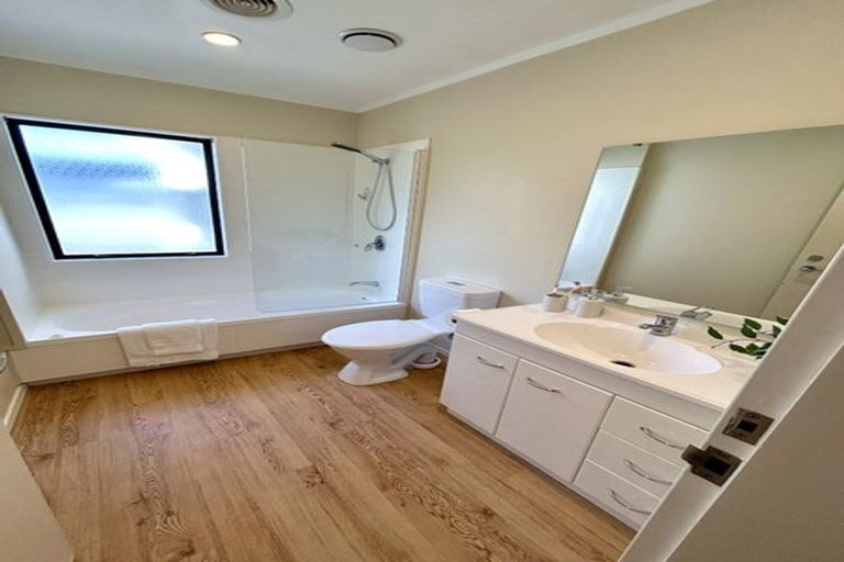 Photo of property in 13 Kilkelly Close, Tawa, Wellington, 5028