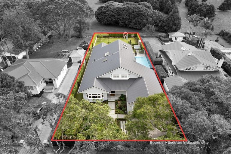 Photo of property in 39 Maungakiekie Avenue, Greenlane, Auckland, 1051