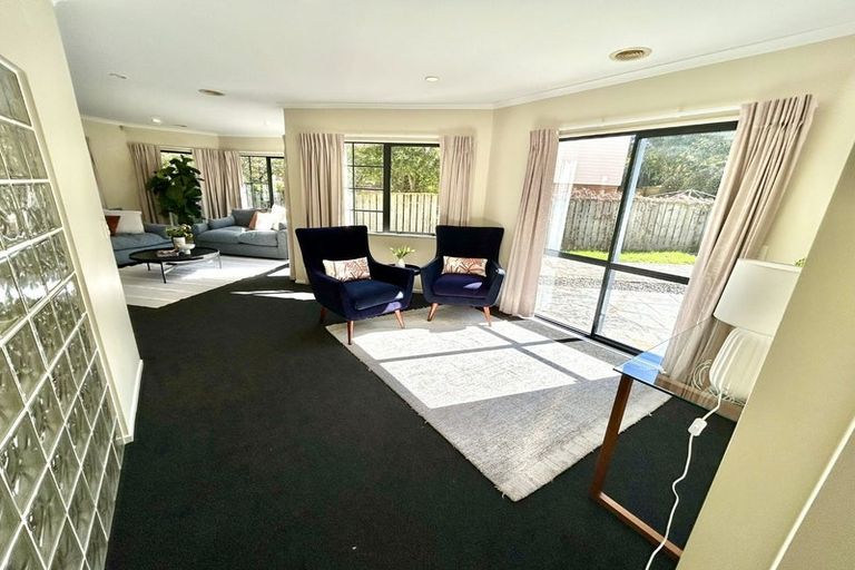 Photo of property in 13 Kilkelly Close, Tawa, Wellington, 5028
