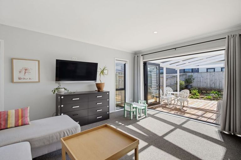 Photo of property in 6 Reserva Crescent, Kumeu, 0810