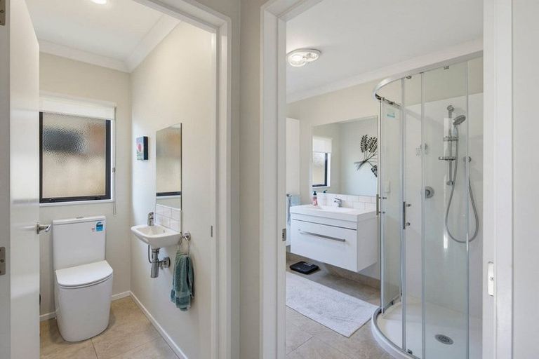 Photo of property in 4 Balmerino Grove, Waikanae, 5036