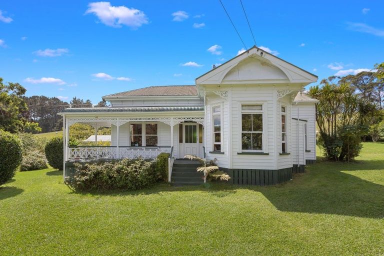 Photo of property in 20 Dye Access Road, Kaukapakapa, 0871