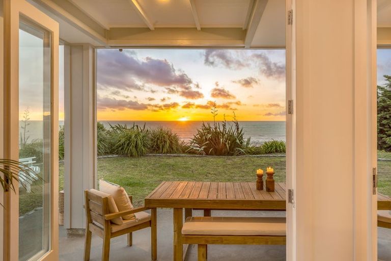 Photo of property in 1 Hydes Road, Raumati South, Paraparaumu, 5032