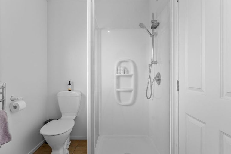 Photo of property in 4 Gwen Place, Redwood, Christchurch, 8051