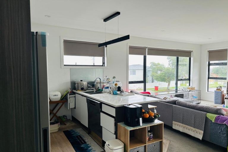 Photo of property in 216a Bucklands Road, Bucklands Beach, Auckland, 2012