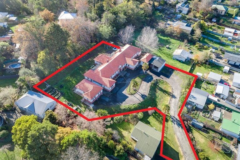 Photo of property in 12 Waverley Street, Waipawa, 4210