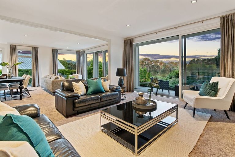 Photo of property in 6 York Terrace, Riverhead, 0820