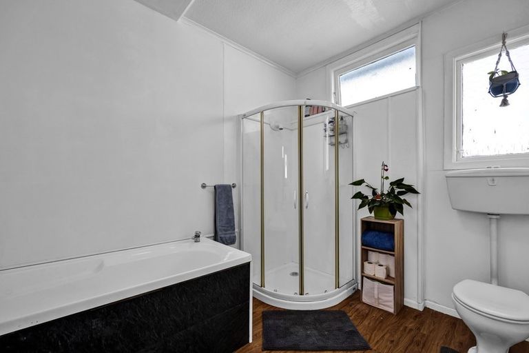 Photo of property in 464 South Road, Omata, New Plymouth, 4374