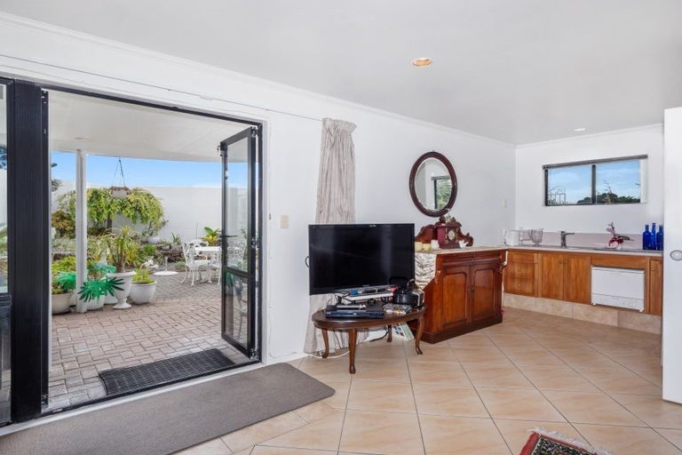 Photo of property in 148a Marine Parade, Mount Maunganui, 3116