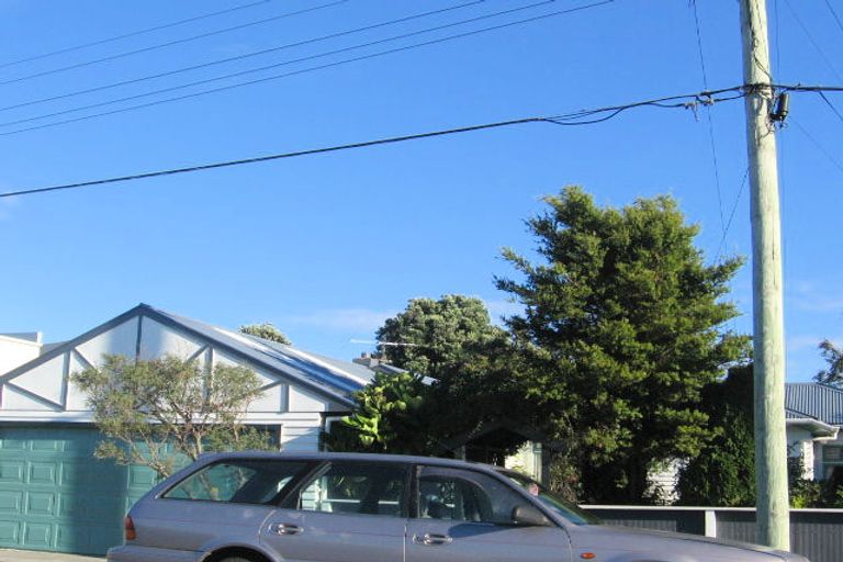Photo of property in 2 Bouverie Street, Petone, Lower Hutt, 5012