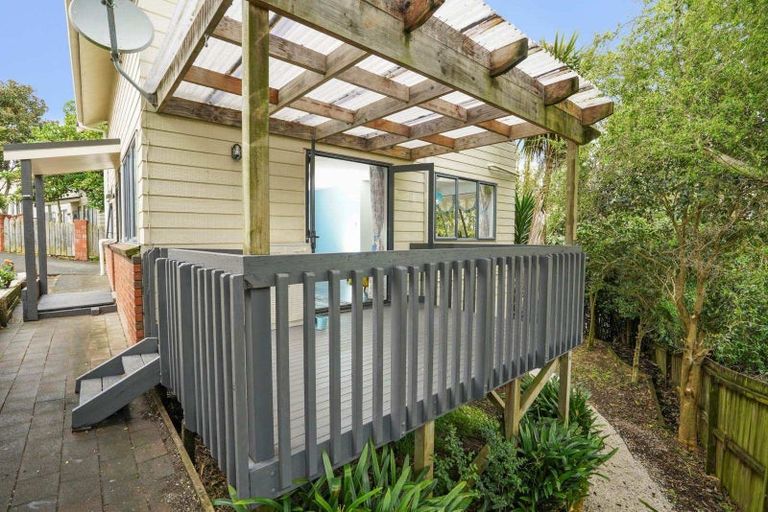 Photo of property in 32 Benchmark Drive, Massey, Auckland, 0614