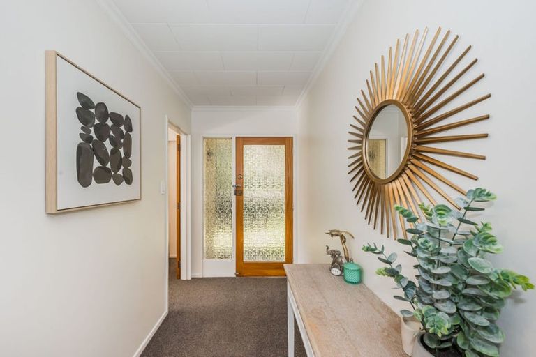 Photo of property in 15 Kohekohe Road, Waikanae, 5036