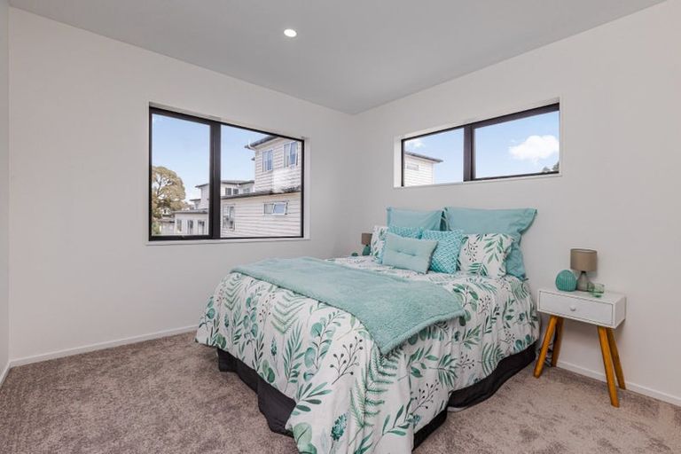 Photo of property in 7c Gladfield Lane, Te Atatu Peninsula, Auckland, 0610