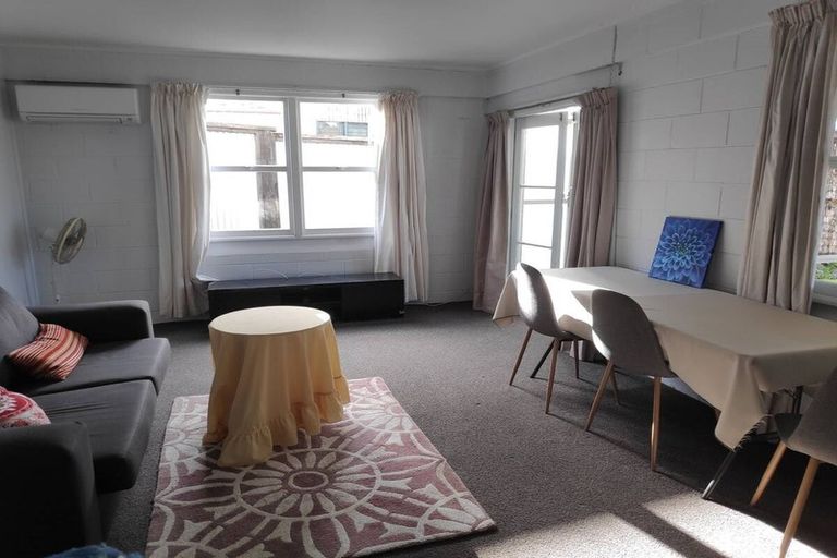 Photo of property in 114 Pacific Parade, Army Bay, Whangaparaoa, 0930