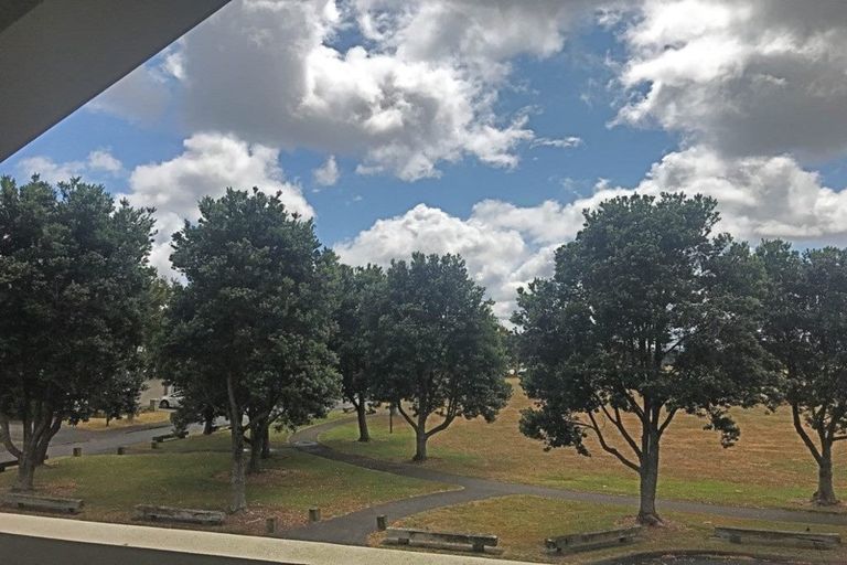 Photo of property in 30 Bruce Pulman Drive, Takanini, 2112