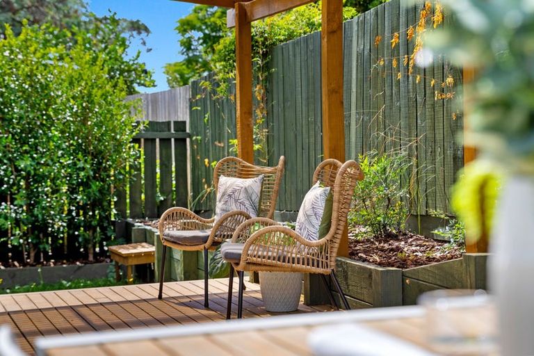 Photo of property in 2/43 Telstar Place, Beach Haven, Auckland, 0626