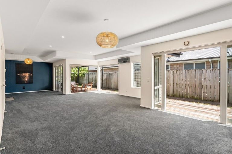 Photo of property in 22 Pemberton Drive, Darfield, 7510