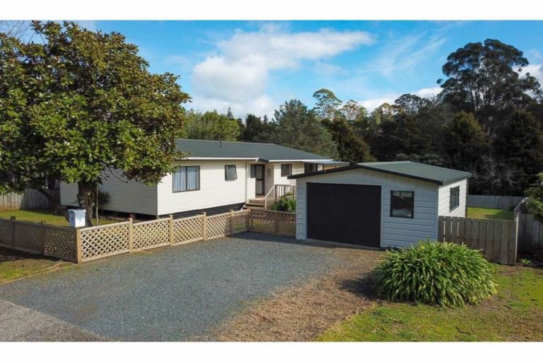 Photo of property in 3 Amokura Drive, Kerikeri, 0230