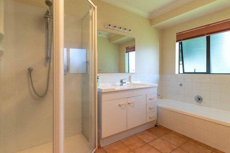 Photo of property in 22 Chesterfield Place, Rototuna, Hamilton, 3210