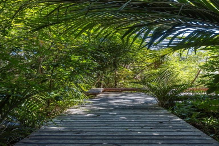 Photo of property in 21 Parkside Drive, Orewa, 0931