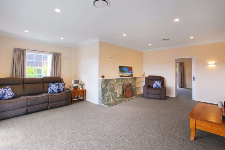 Photo of property in 37 Shepherd Road, Waipahihi, Taupo, 3330