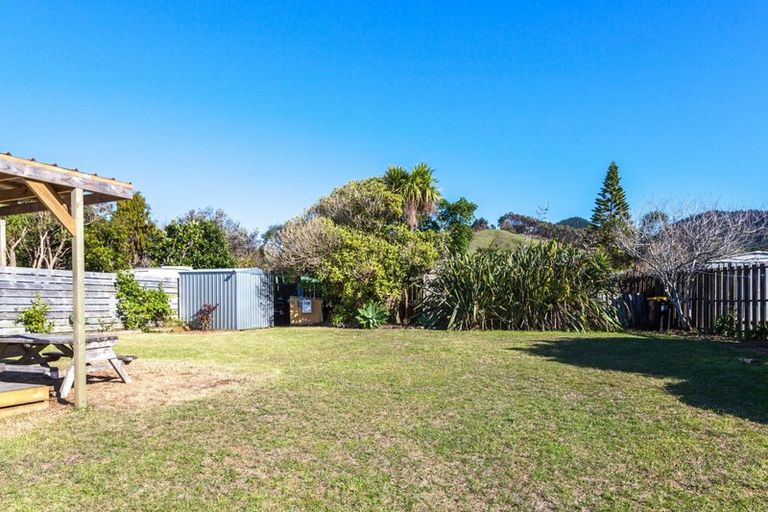 Photo of property in 14 Moray Place, Whiritoa, Whangamata, 3691