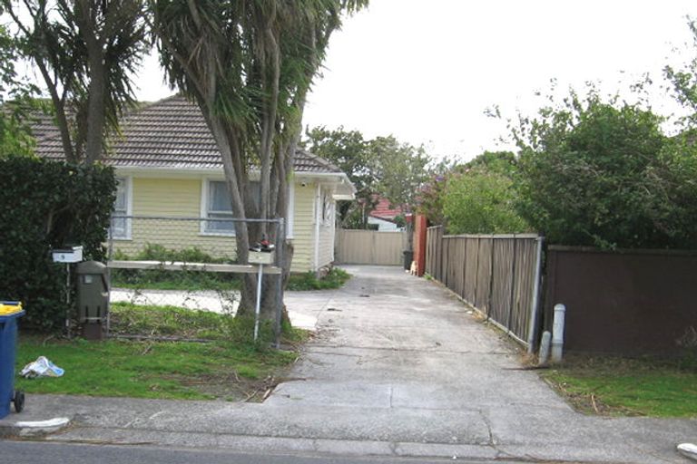 Photo of property in 5 Moor Avenue, Te Atatu Peninsula, Auckland, 0610