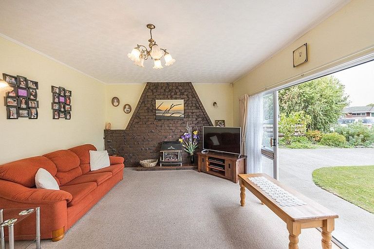 Photo of property in 12 Wedgwood Grove, Highbury, Palmerston North, 4412