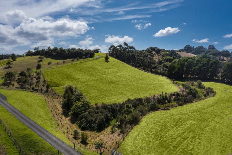 Photo of property in 221b Mahoenui Valley Road, Coatesville, 0793
