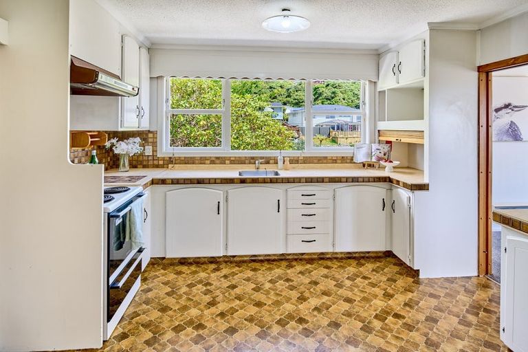 Photo of property in 37 Pembroke Street, Tawa, Wellington, 5028