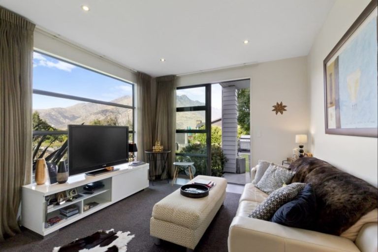 Photo of property in 2 Lindmore Lane, Lower Shotover, Queenstown, 9371